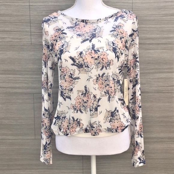 urban rebel Tops - Floral blouse Size M New with tags